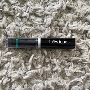 TreStique mascara with eyelash crimper attached